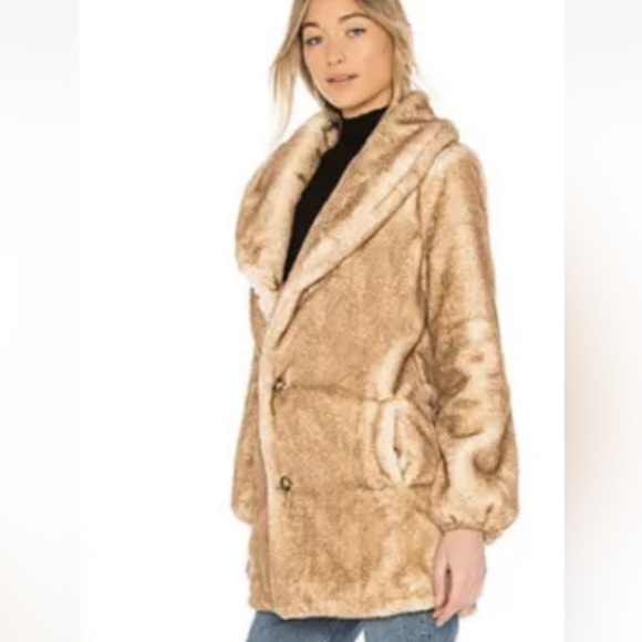 Majorelle Brinley faux fur coat - Picture 2 of 8